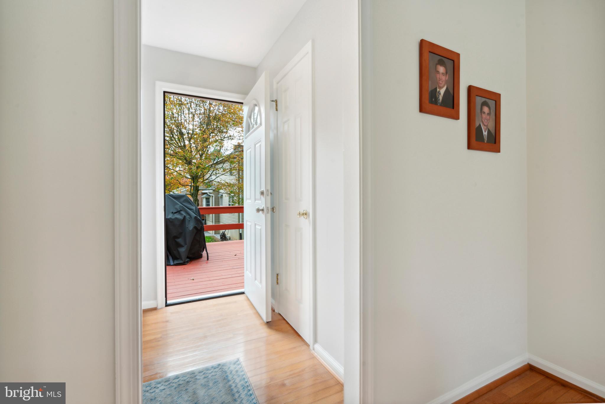 146 Poplar Road Newtown Square, PA 19073 - Photo 15 of 34 Living Room to Deck