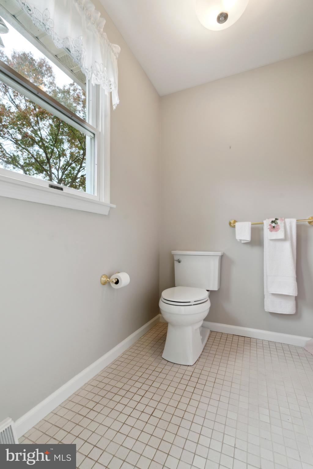 146 Poplar Road Newtown Square, PA 19073 - Photo 24 of 34 Primary Bedroom Full Bathroom