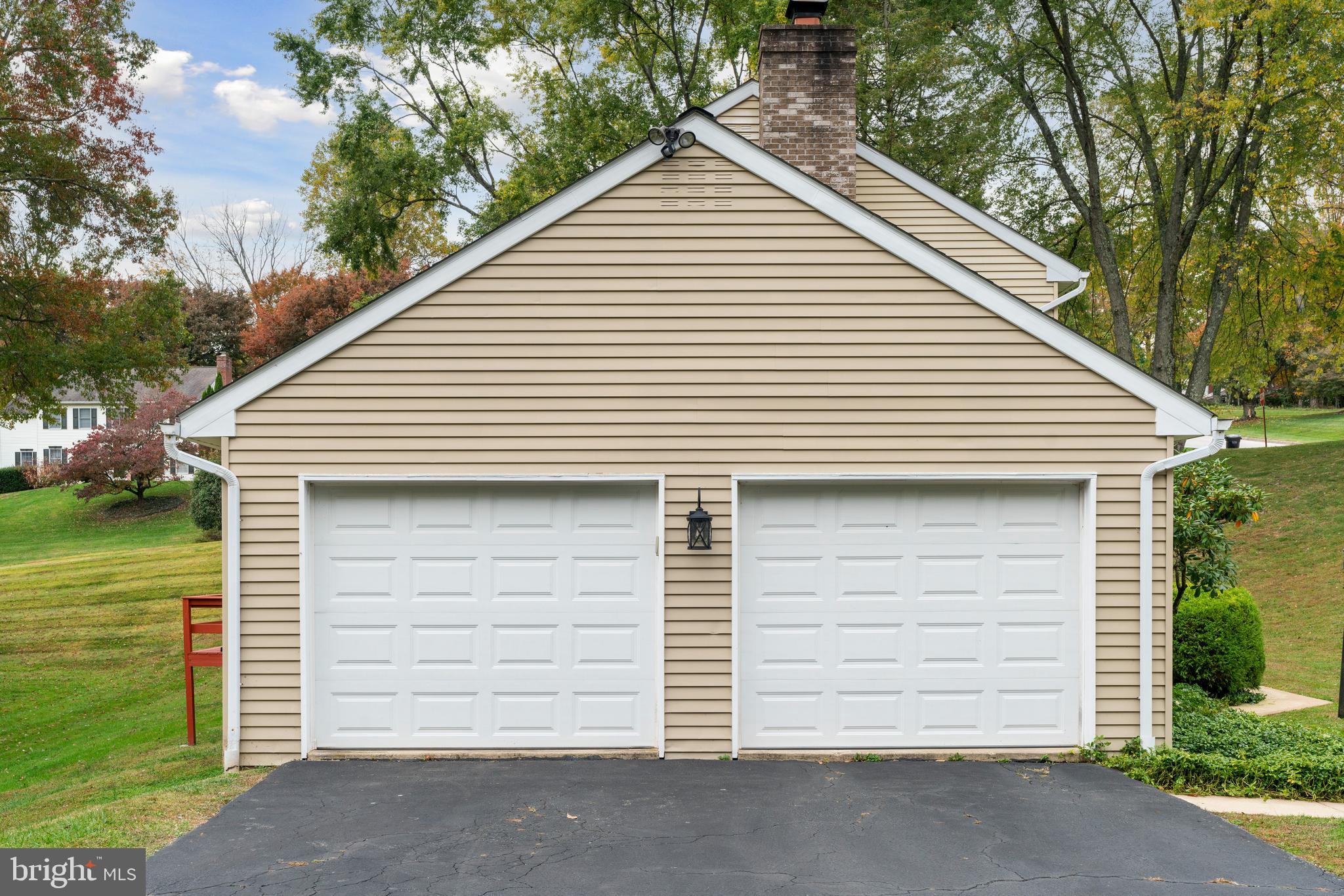 146 Poplar Road Newtown Square, PA 19073 - Photo 33 of 34 2 Car Garage
