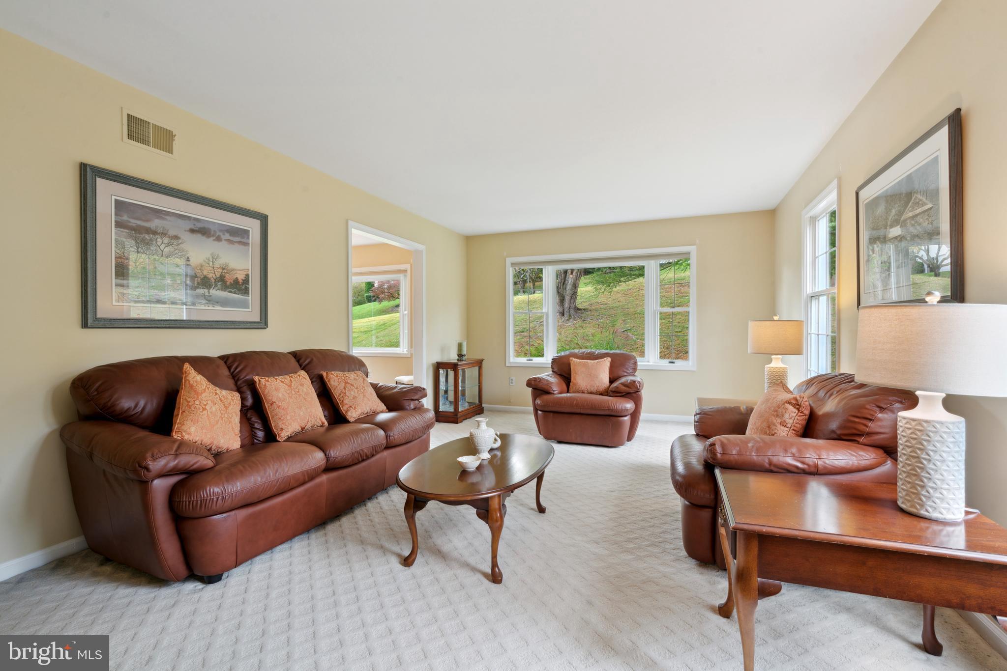 146 Poplar Road Newtown Square, PA 19073 - Photo 4 of 34 Family Room
