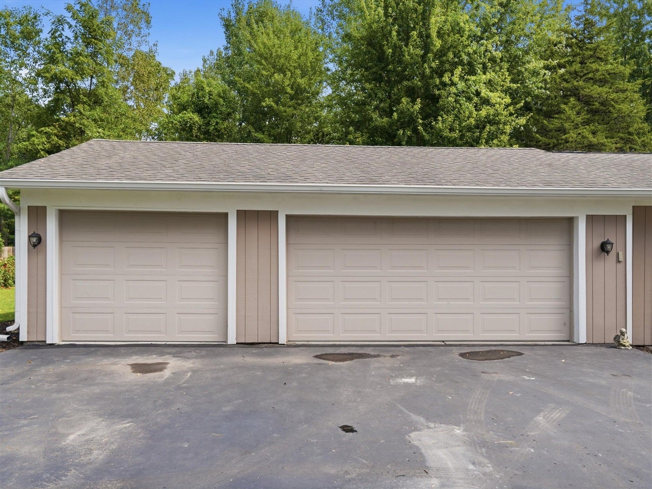 4493 Clifford Road Brighton, MI 48116 - Photo 37 of 69 Gallery Image 37
