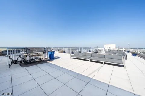 $340,000 | 1 Carriage City Plaza, Unit 705, Rahway, NJ 07065