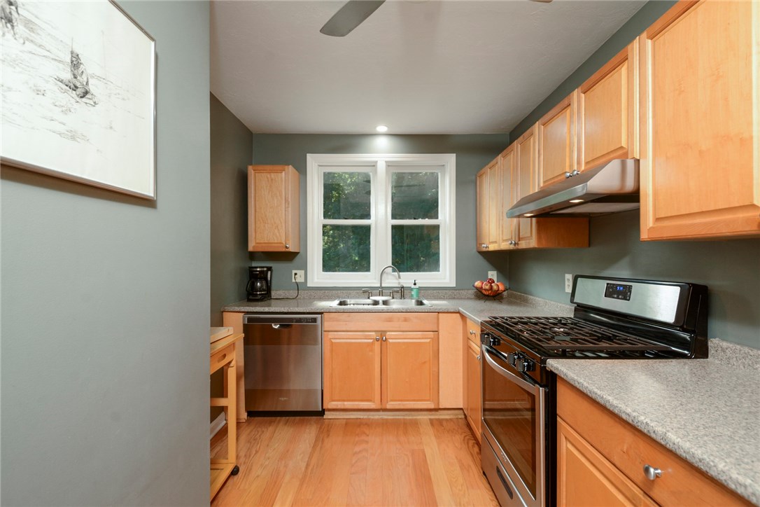 18 Summerville Road, Unit 18 Foxboro, MA 02035 - Photo 10 of 30 Gallery Image 10