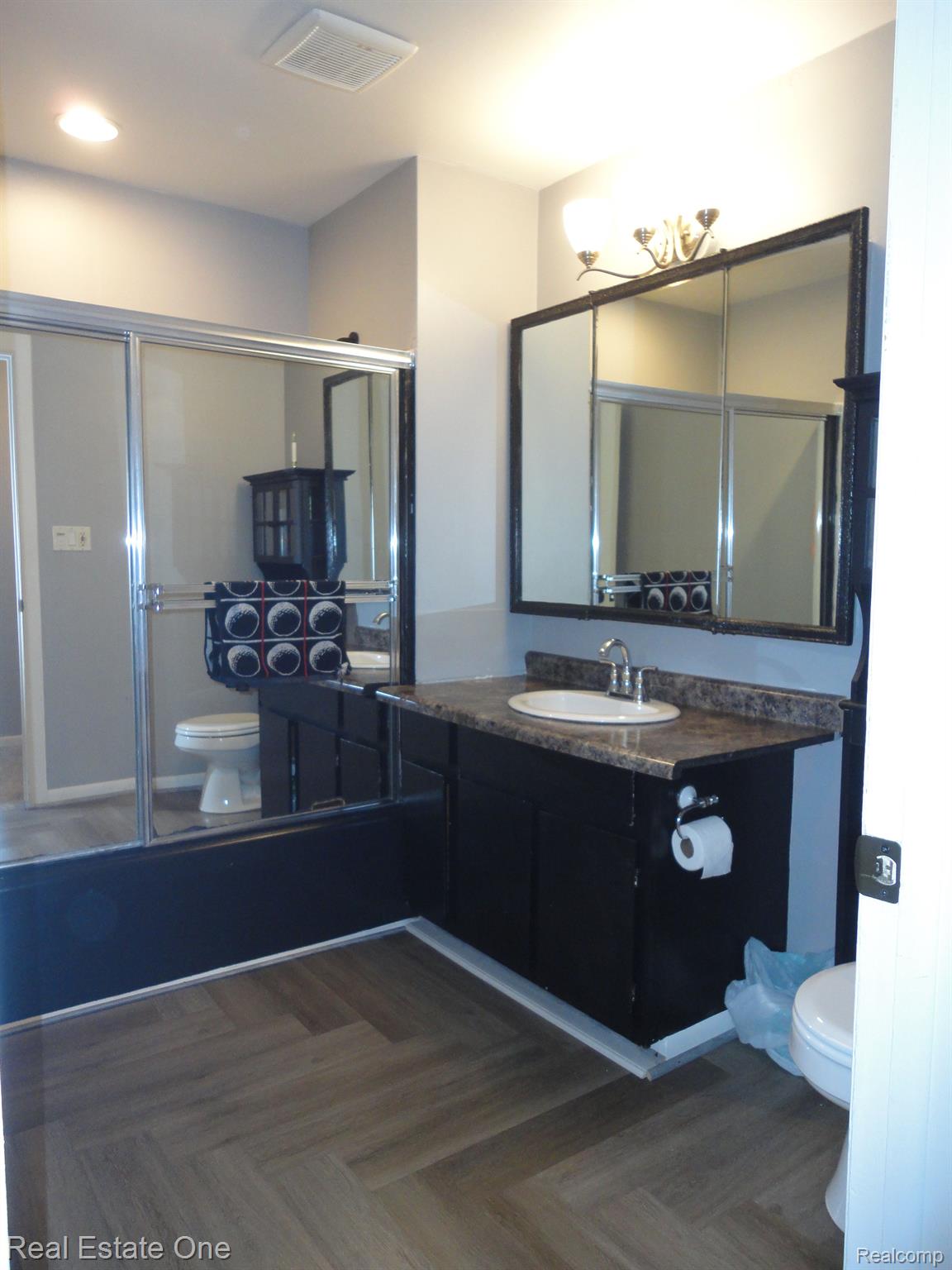 5172 Stimson Road Davison, MI 48423 - Photo 20 of 44 Main Full Bath