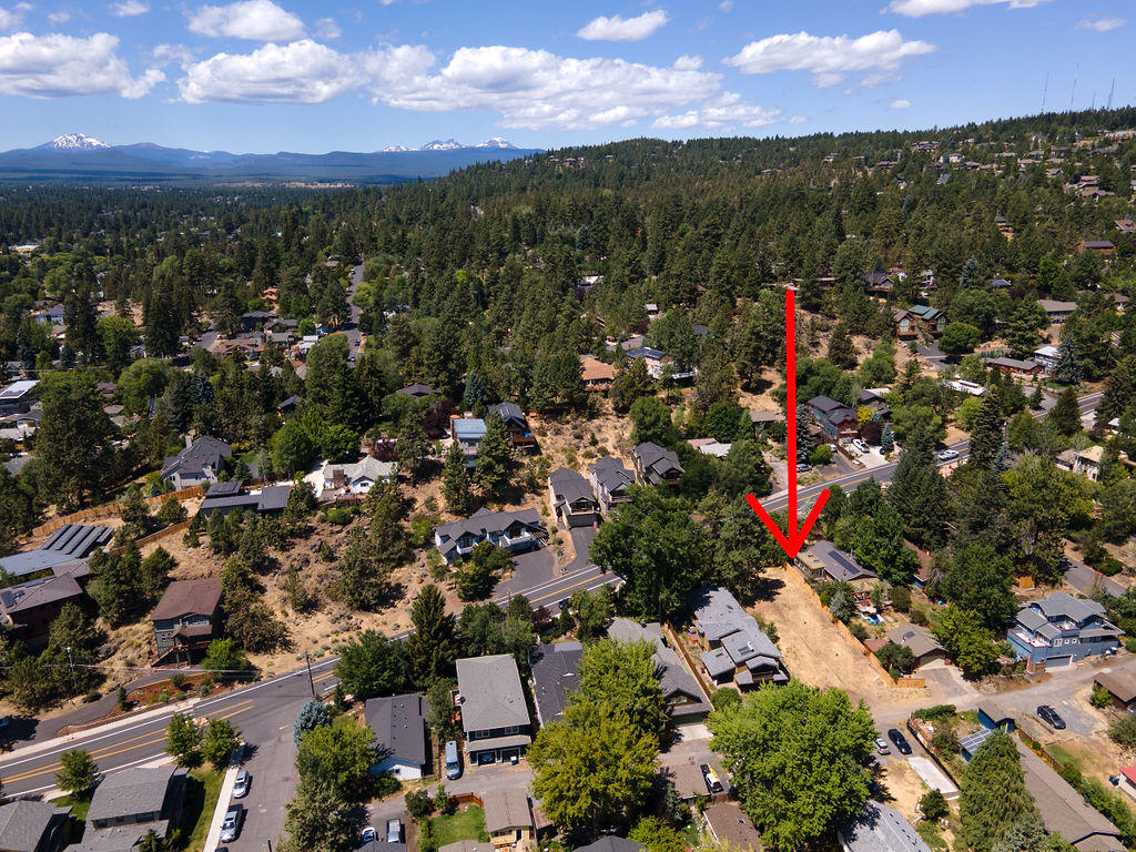 1956 Northwest Awbrey Road Bend, OR 97703 - Photo 17 of 20 PhotoMyListing-20