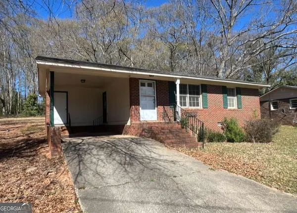 $1,350 | 106 David Street, Hartwell, GA 30643