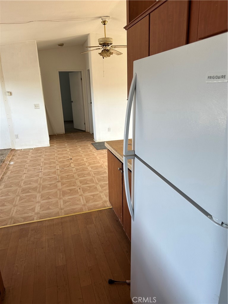 43043 Ardia Road Hemet, CA 92544 - Photo 25 of 53 Kitchen looking into dining area.