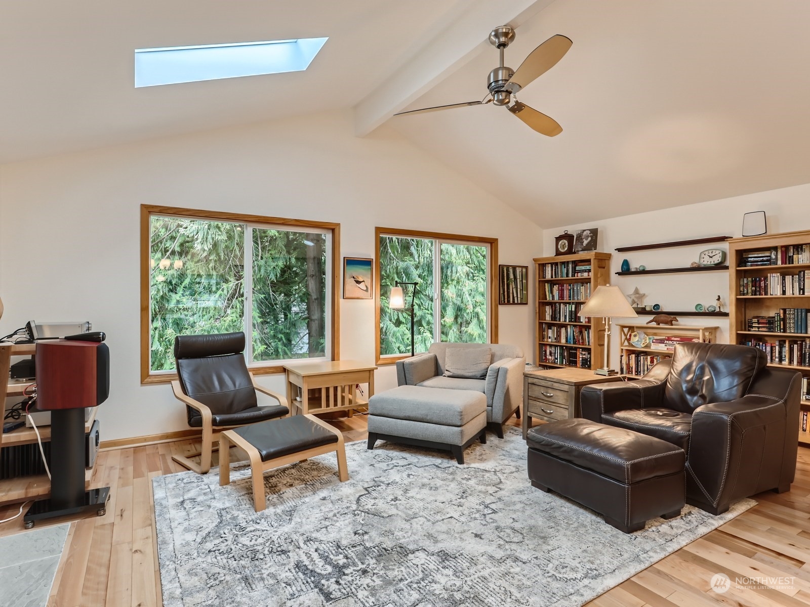 20177 105th Avenue Northeast Bothell, WA 98011 - Photo 4 of 31 Gallery Image 4