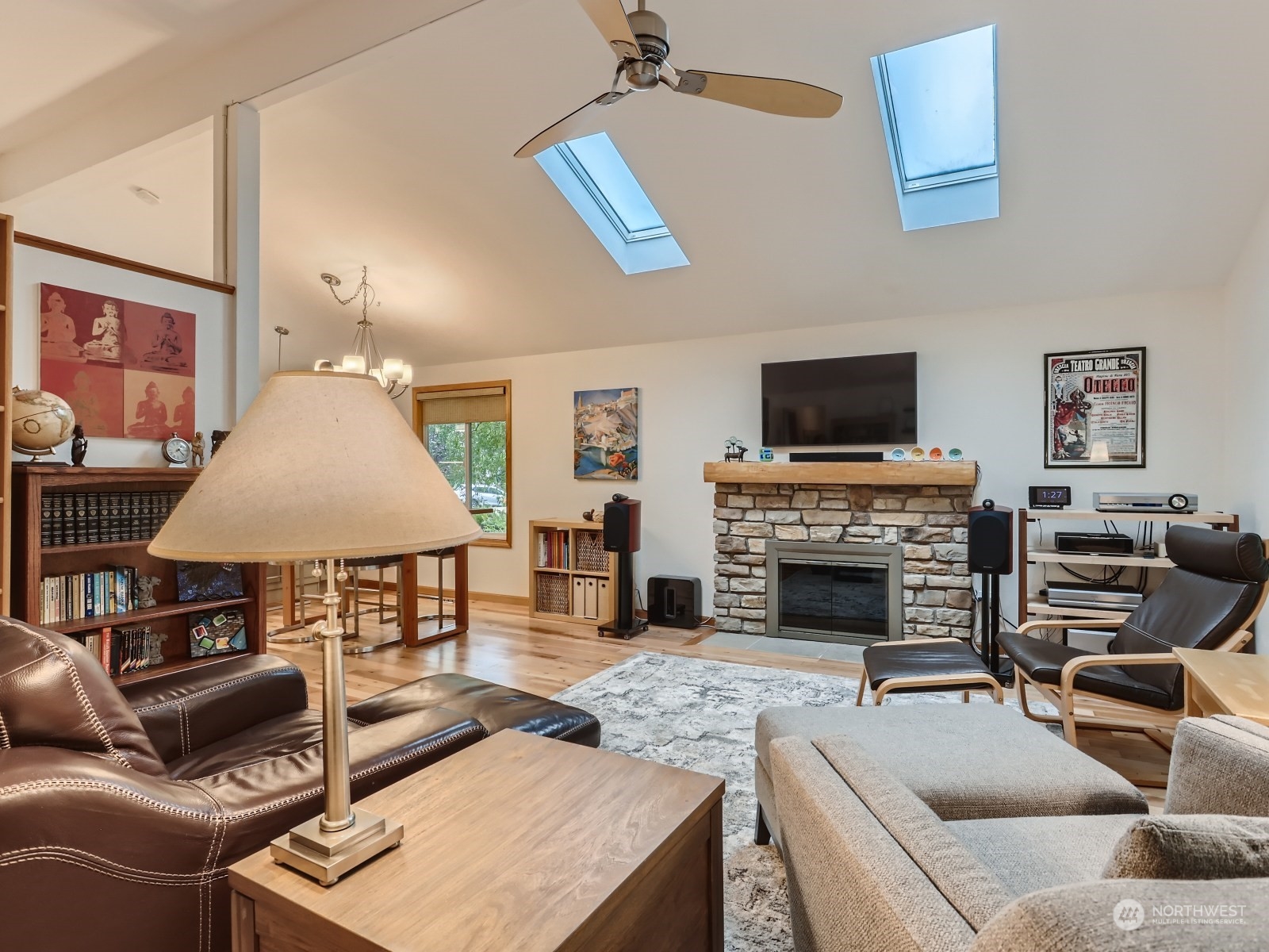 20177 105th Avenue Northeast Bothell, WA 98011 - Photo 6 of 31 Gallery Image 6