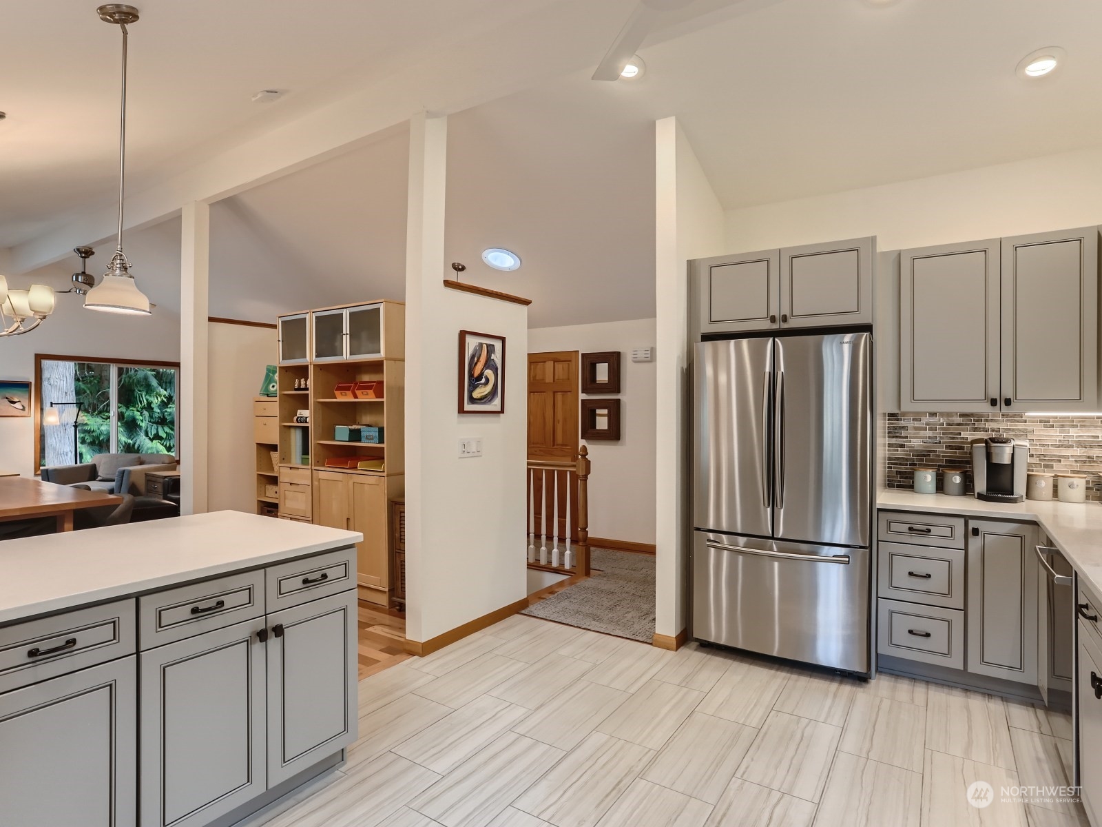 20177 105th Avenue Northeast Bothell, WA 98011 - Photo 9 of 31 Gallery Image 9