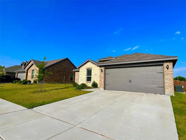 $2,250 | 5808 Utopia Drive, Fort Worth, TX 76179
