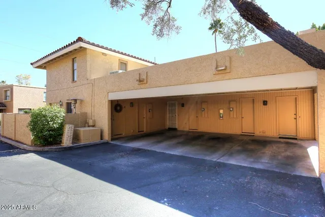 a view of a house with a garage