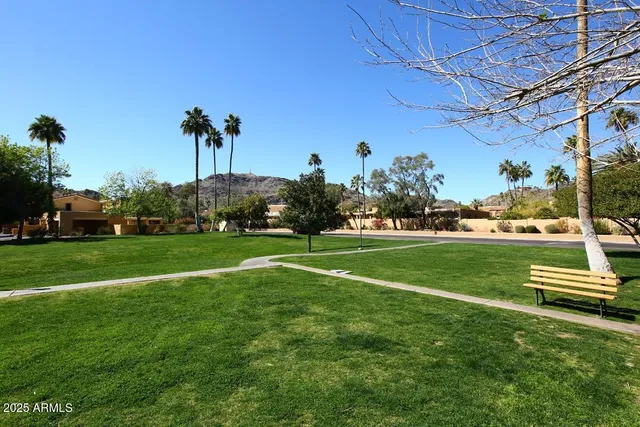 $1,695 | 10408 North 11th Place, Unit 3, Phoenix, AZ 85020