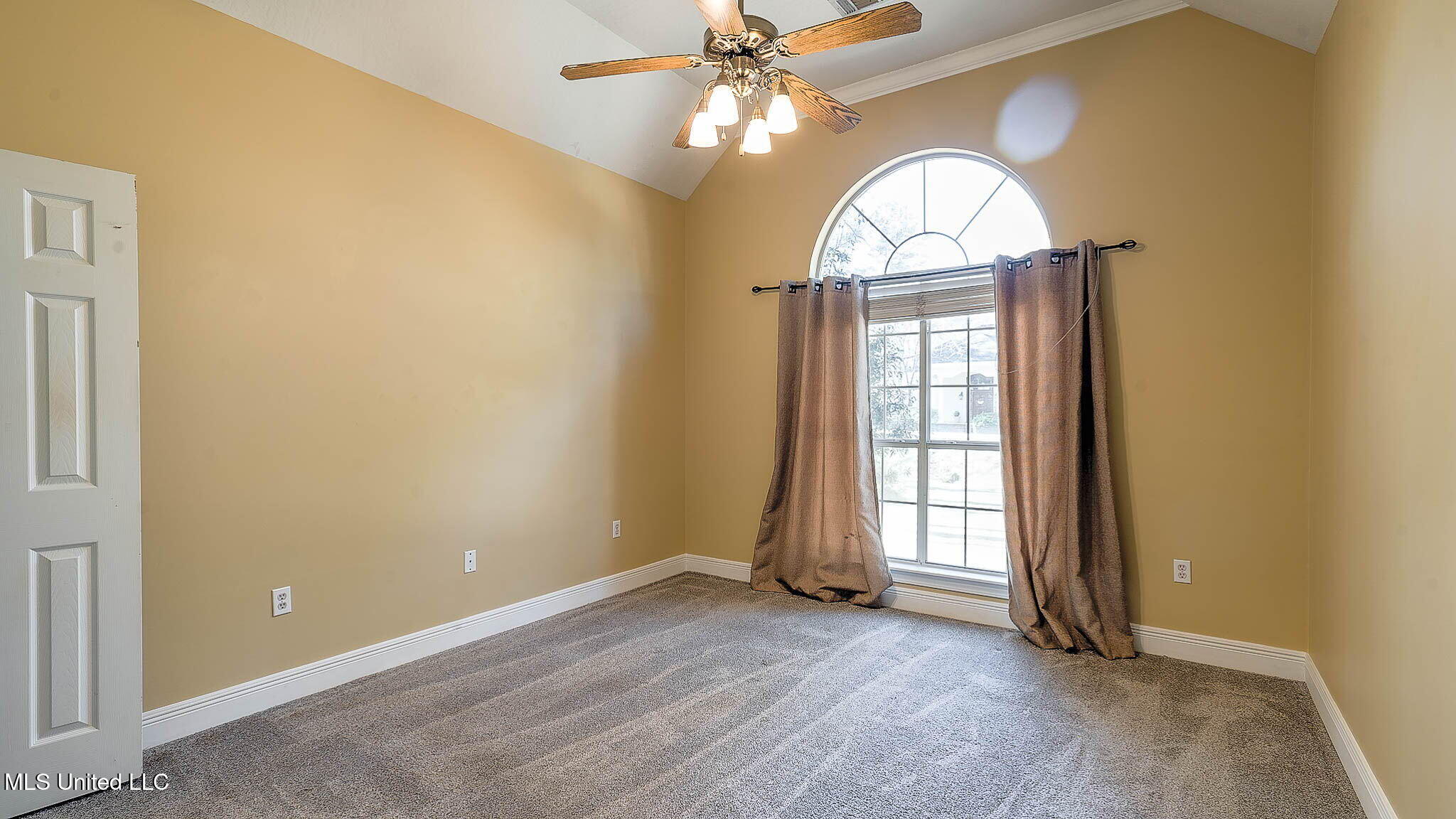 16 Denstone Road Hattiesburg, MS 39402 - Photo 32 of 58 33-web-or-mls-2 Interior (26 of 34) Bedr