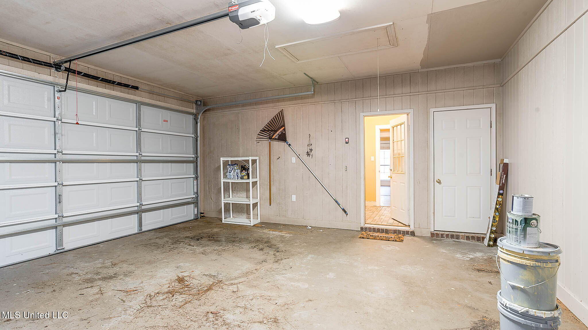 16 Denstone Road Hattiesburg, MS 39402 - Photo 38 of 58 39-web-or-mls-2 Interior (32 of 34) Gara