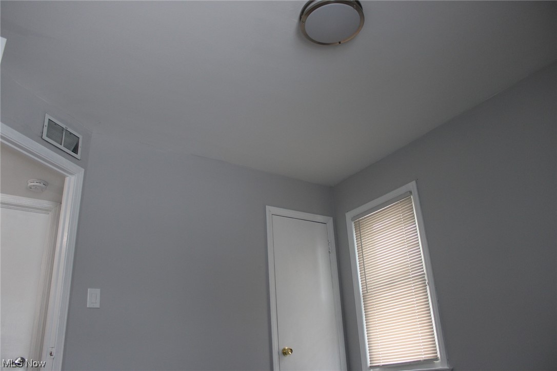 18500 Homeway Road Cleveland, OH 44135 - Photo 27 of 31