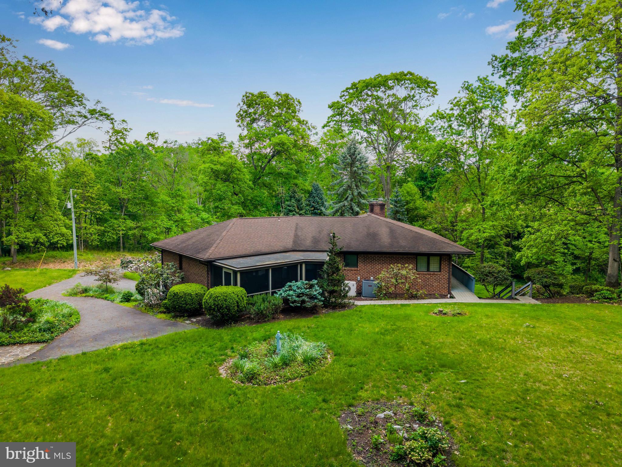 399 Barnstable Road Carlisle, PA 17015 - Photo 4 of 70