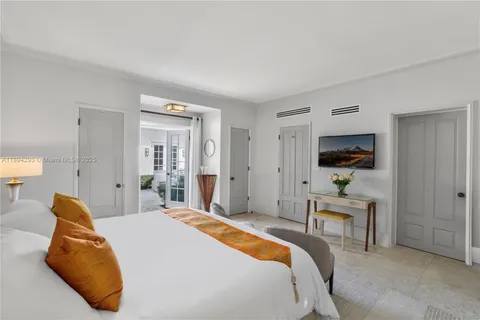 $8,980,000 | 2830 Lucerne Avenue, Miami Beach, FL 33140