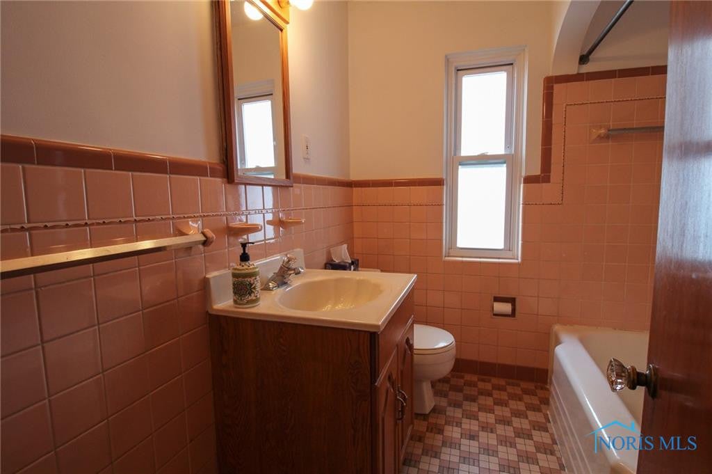 3801 Maxwell Road Toledo, OH 43613 - Photo 13 of 37 Gallery Image 13