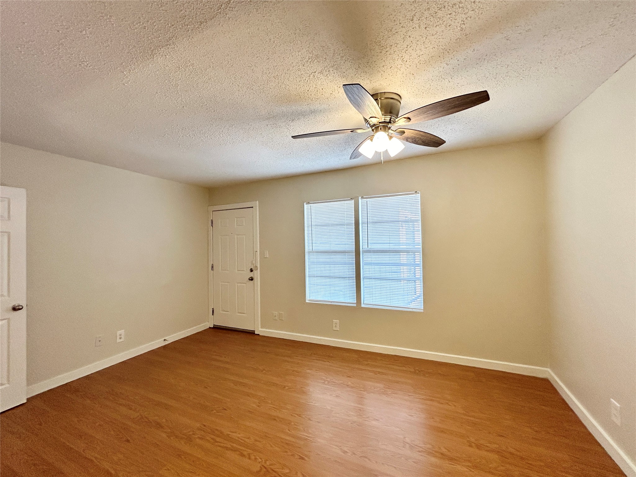 5415 Scott Street, Unit 41 Houston, TX 77021 - Photo 5 of 16 Gallery Image 5