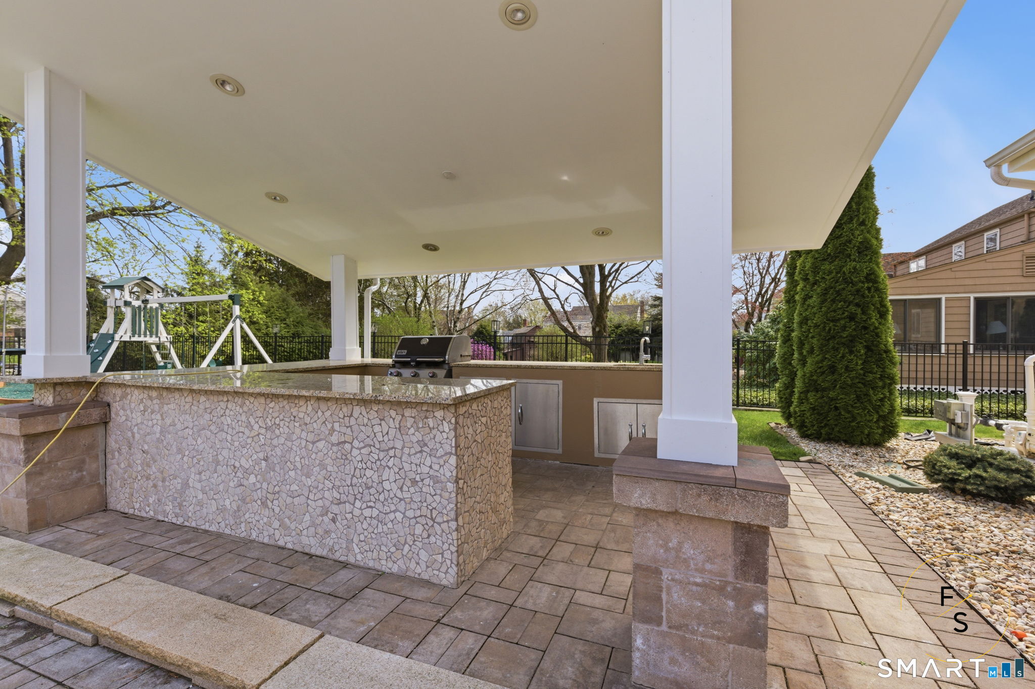 508 Highland Street Wethersfield, CT 06109 - Photo 38 of 40 a view of outdoor space