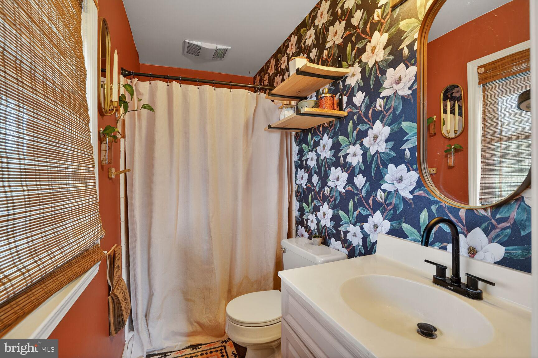 6700 Kelly Road Warrenton, VA 20187 - Photo 20 of 43 Primary Ensuite