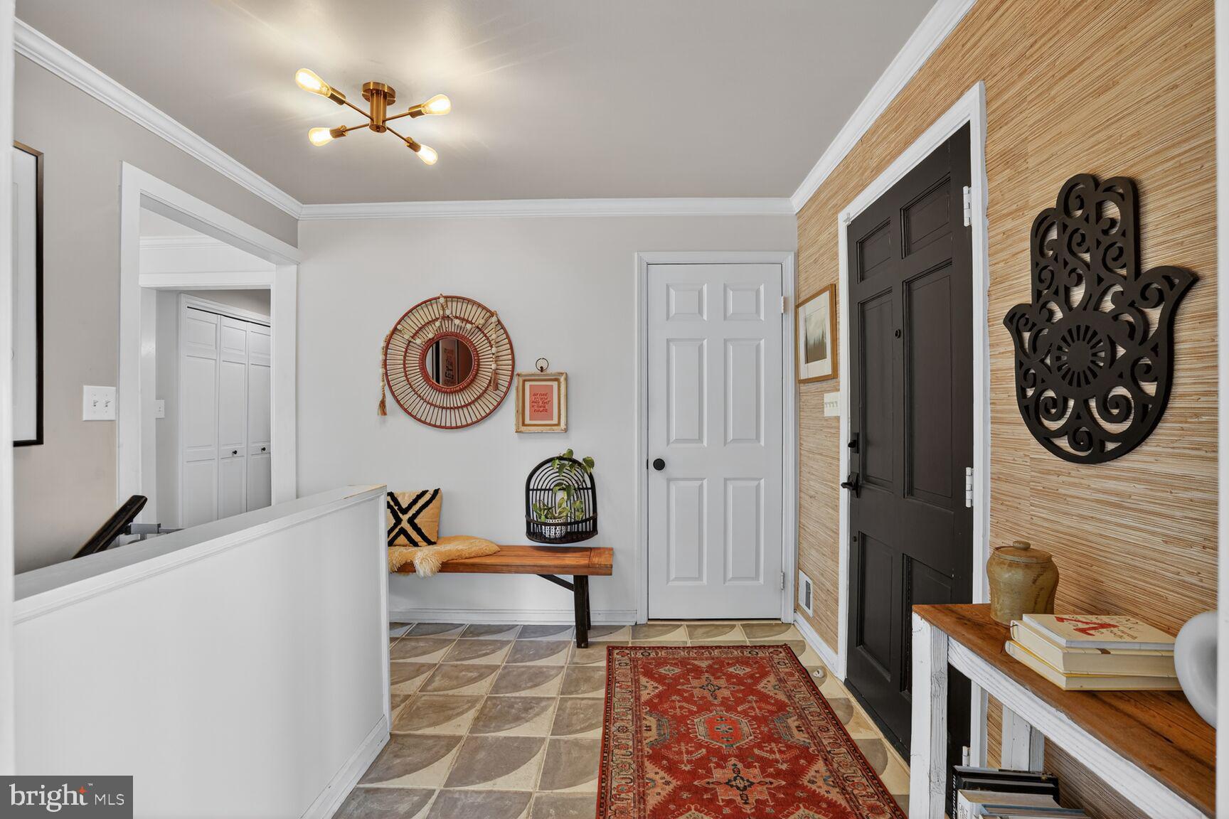 6700 Kelly Road Warrenton, VA 20187 - Photo 4 of 43 Foyer