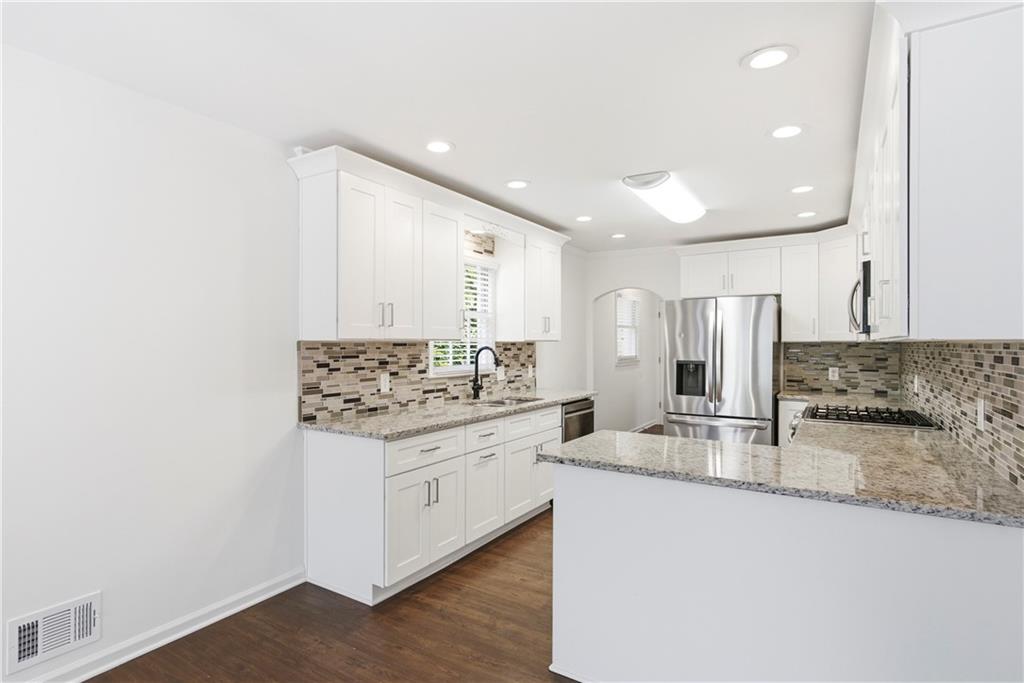6014 Lake Lanier Heights Road Buford, GA 30518 - Photo 11 of 53