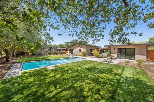 $2,395,000 | 216 1st Street East, Sonoma, CA 95476