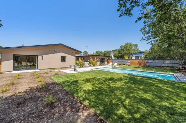 $2,395,000 | 216 1st Street East, Sonoma, CA 95476