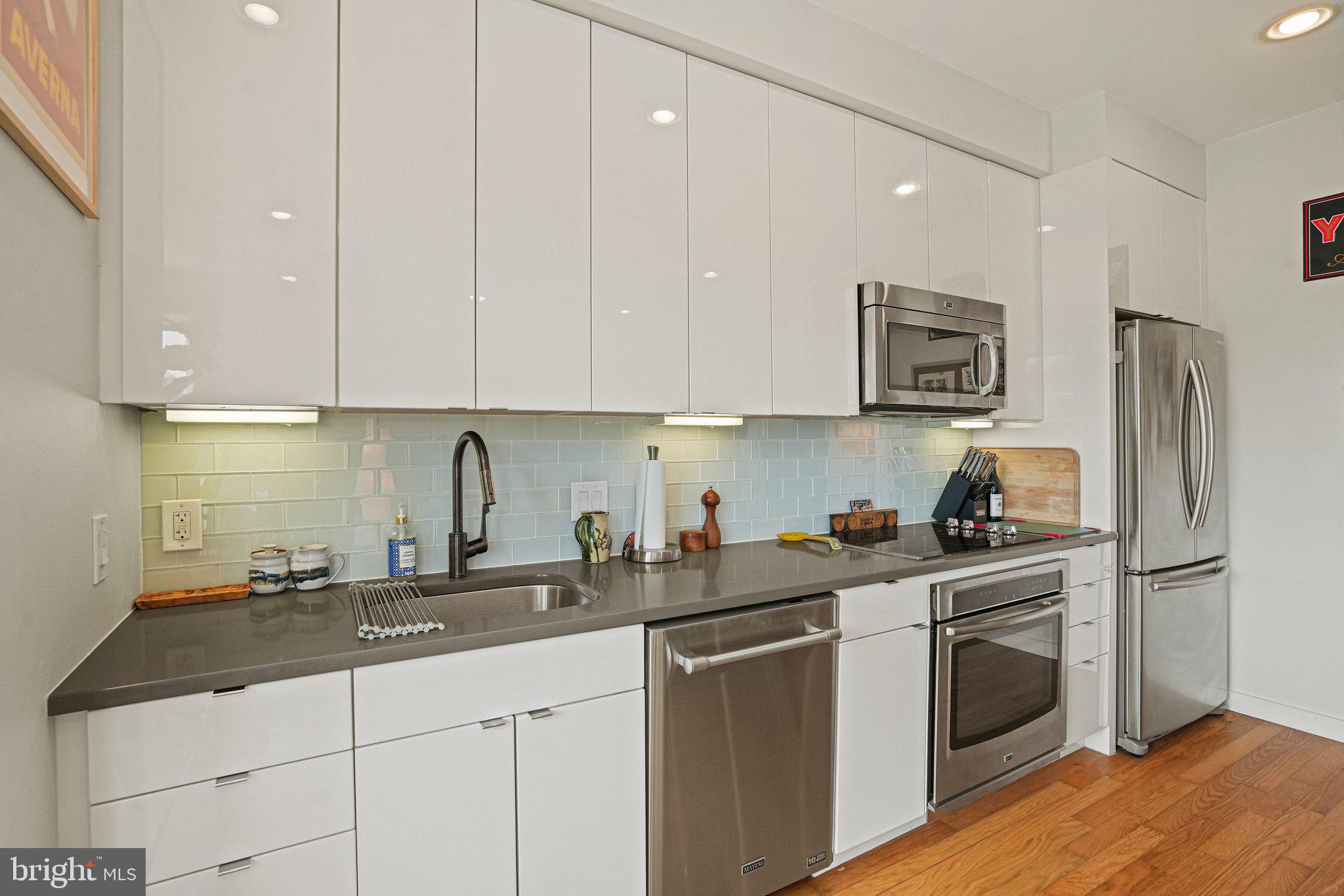 435 R Street Northwest, Unit 301 Washington, DC 20001 - Photo 10 of 28 Kitchen