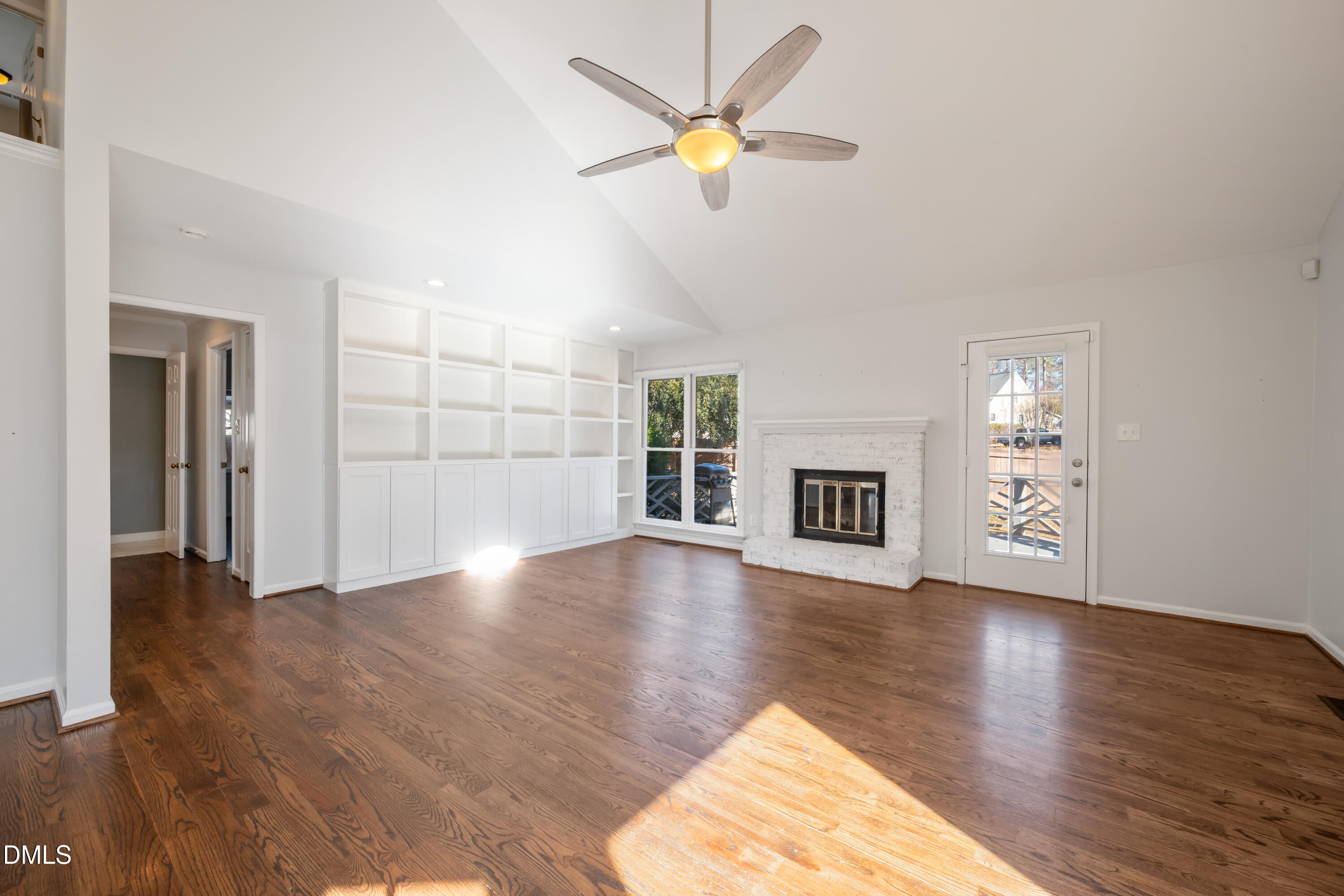 1117 Oakside Court Raleigh, NC 27609 - Photo 11 of 30 Living Room