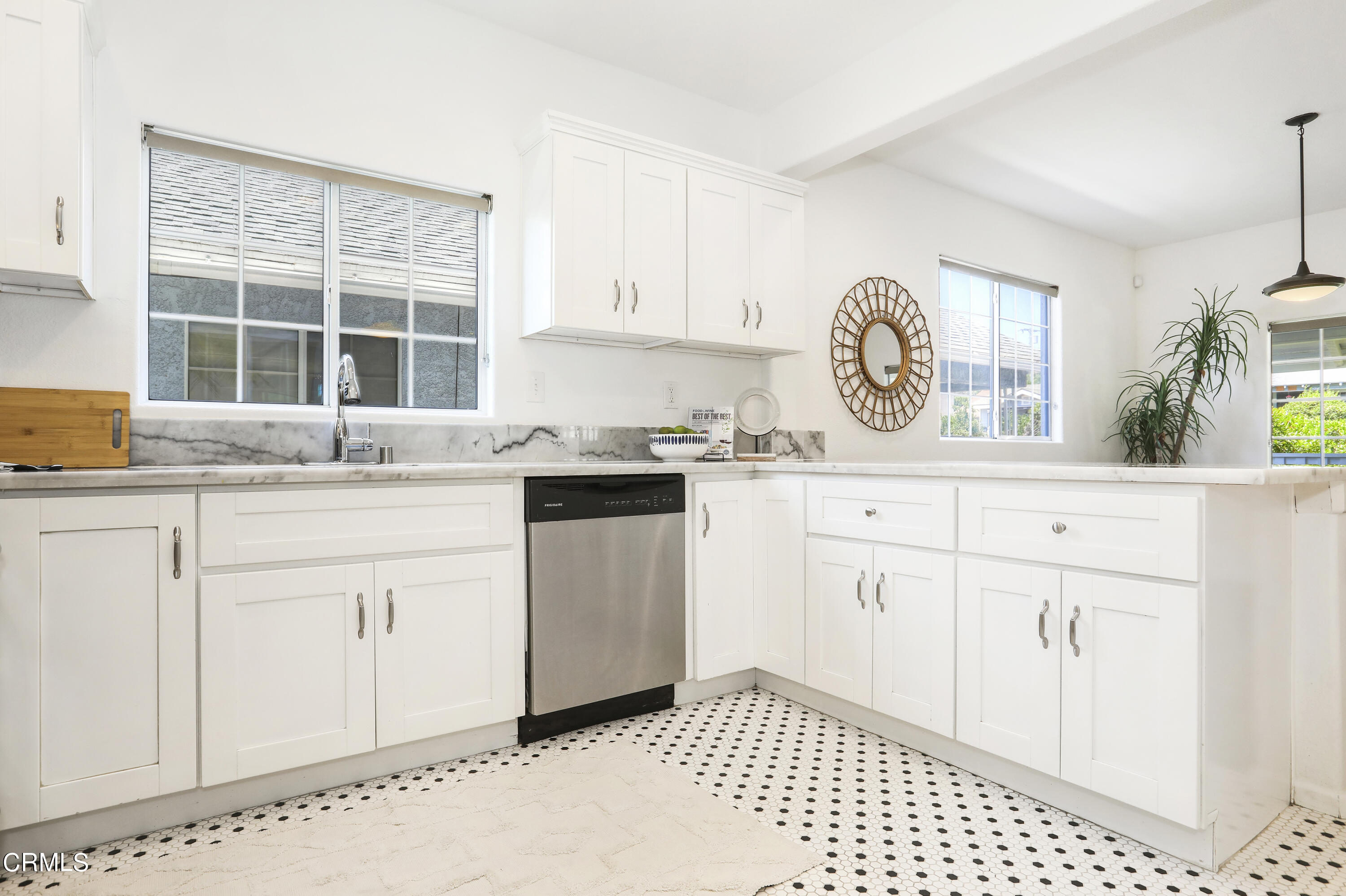 5136 Stratford Road Highland Park, CA 90042 - Photo 9 of 30 19
