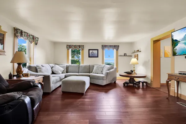 $1,100,000 | 6386 Alpine Drive, Addison, WI 53095