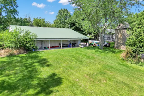 $1,100,000 | 6386 Alpine Drive, Addison, WI 53095