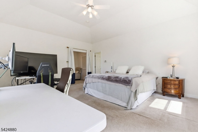 19 Allerton Road Lebanon, NJ 08833 - Photo 21 of 40