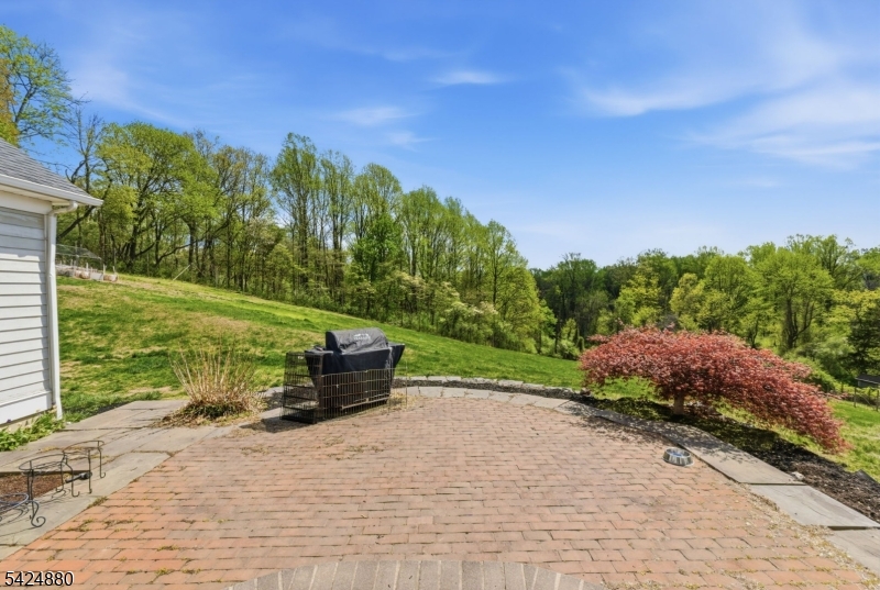 19 Allerton Road Lebanon, NJ 08833 - Photo 27 of 40