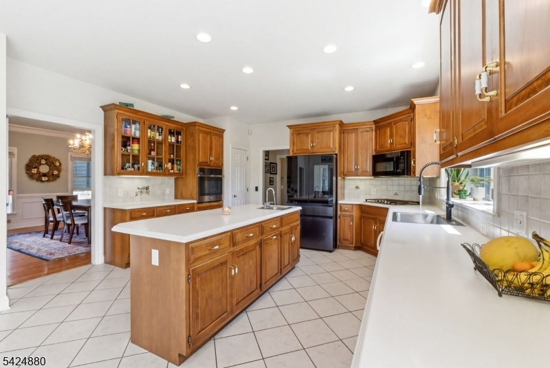 19 Allerton Road Lebanon, NJ 08833 - Photo 6 of 40