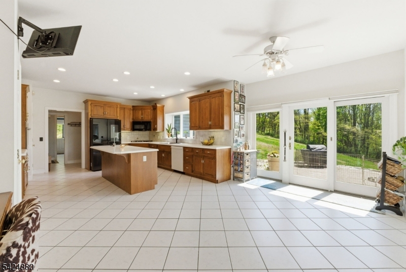 19 Allerton Road Lebanon, NJ 08833 - Photo 7 of 40