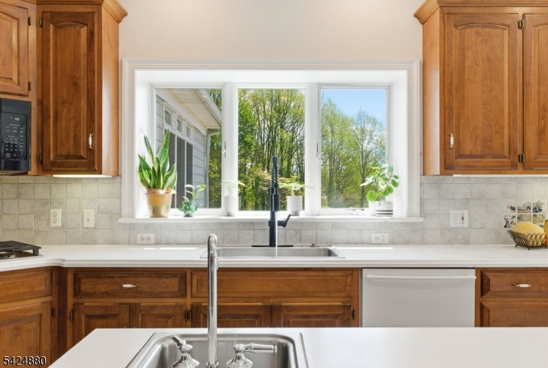 19 Allerton Road Lebanon, NJ 08833 - Photo 10 of 40