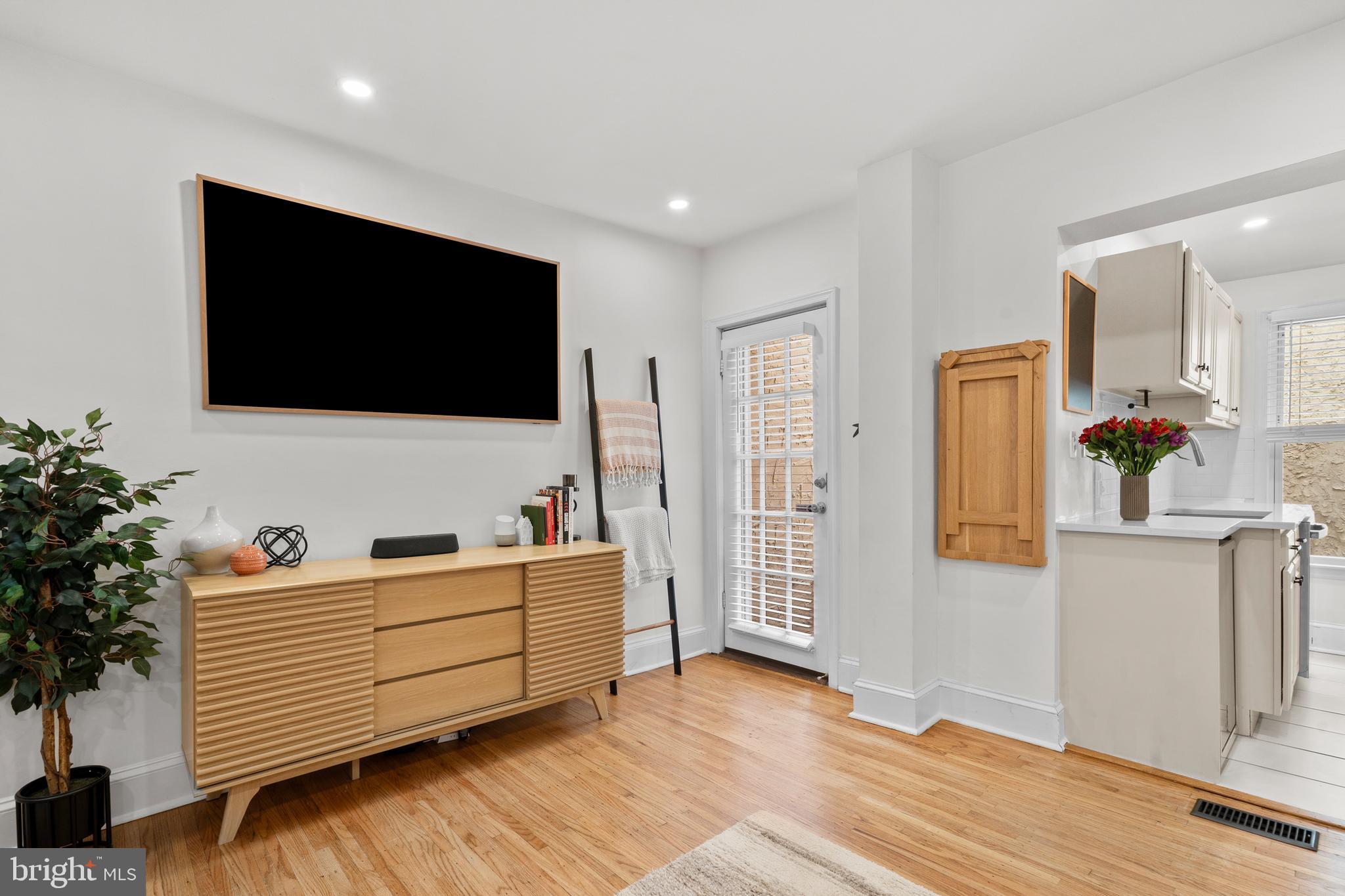 1639 Addison Street Philadelphia, PA 19146 - Photo 3 of 16