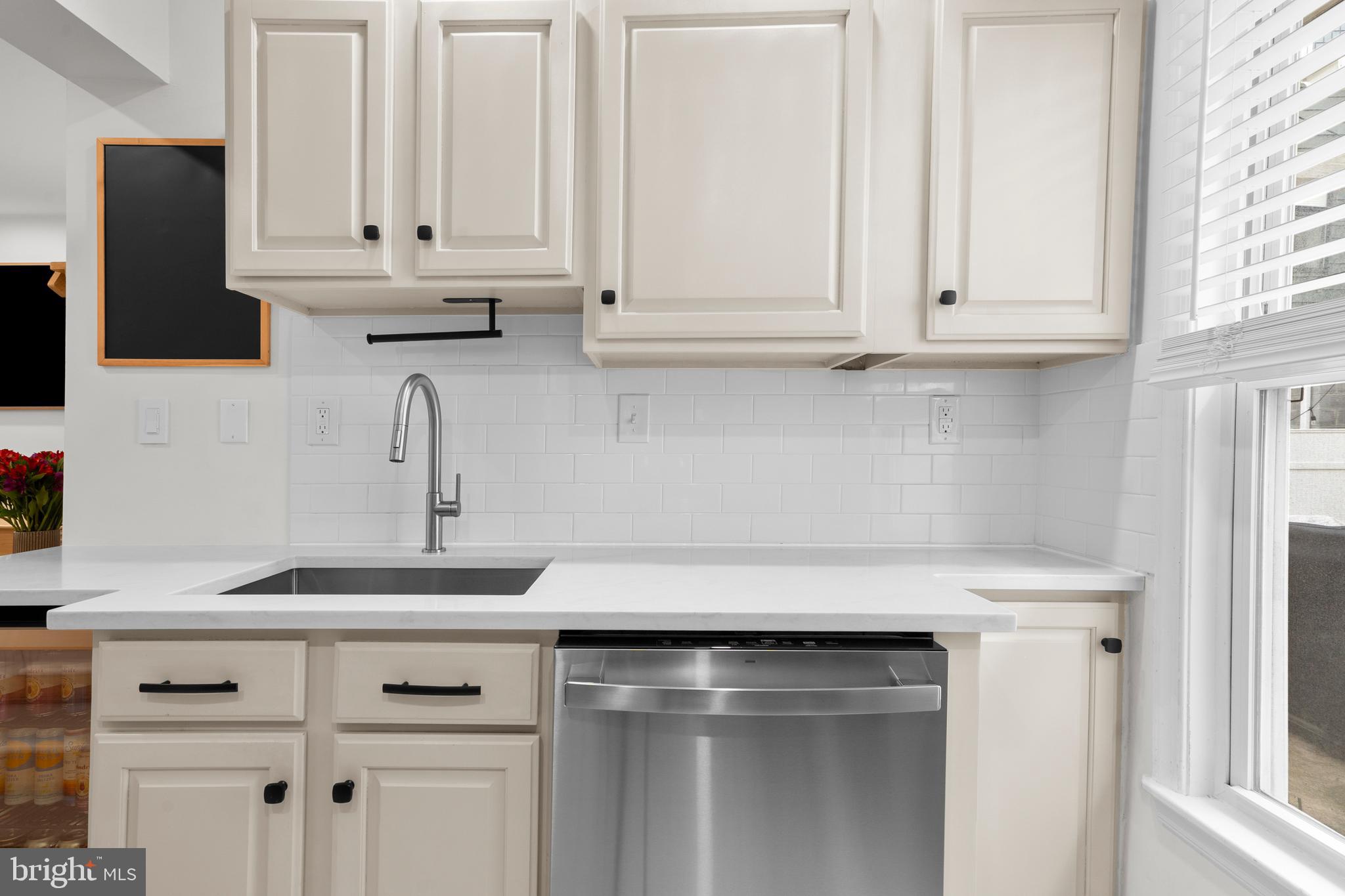 1639 Addison Street Philadelphia, PA 19146 - Photo 5 of 16