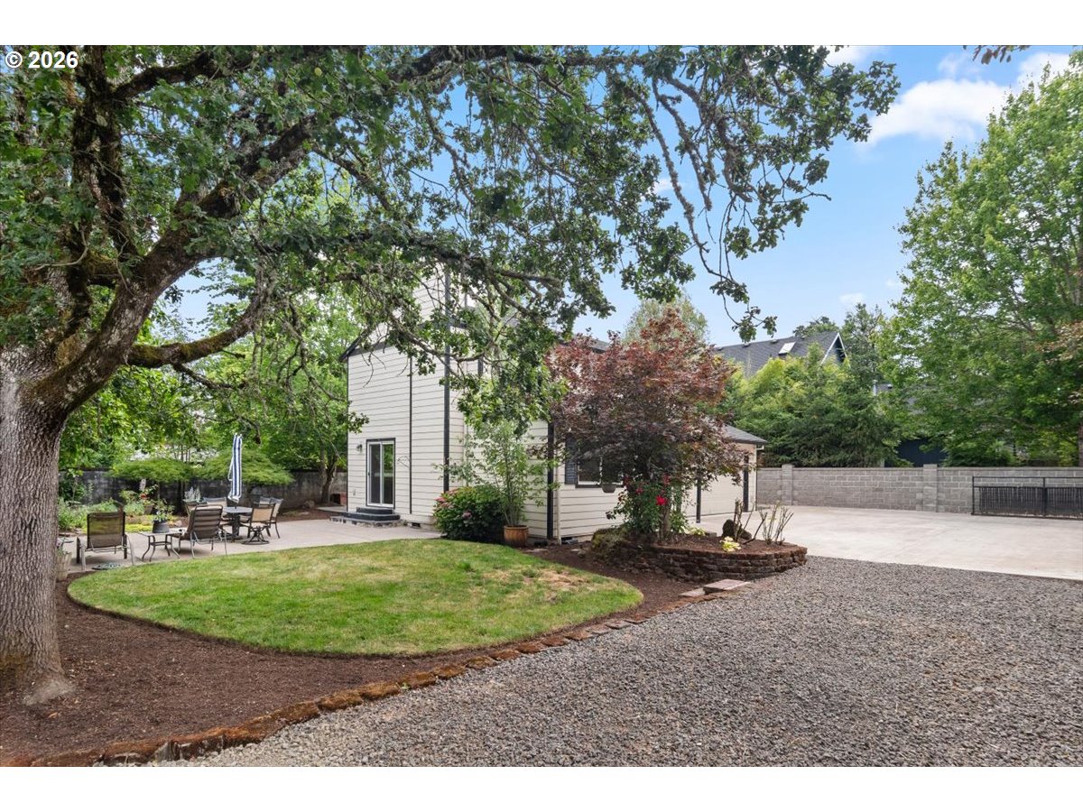 8125 Southwest Pine Street Portland, OR 97223 - Photo 34 of 44