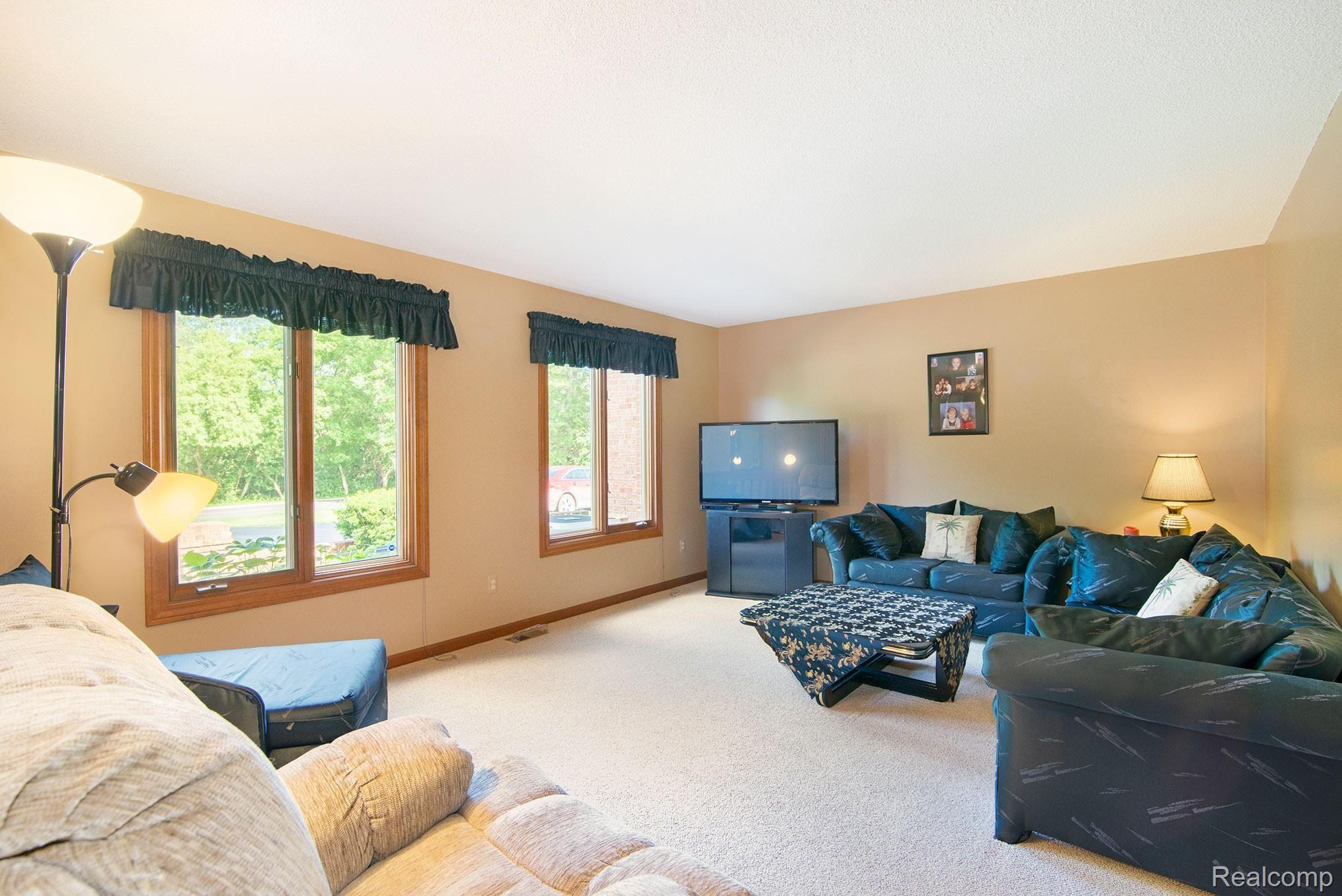 411 North Eager Road Howell, MI 48843 - Photo 12 of 34 Photo-Jun-21,-5-44-24-PM.jpg