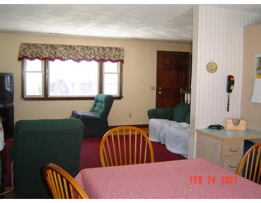 21 Oneida Avenue Worcester, MA 01606 - Photo 4 of 11 Gallery Image 4