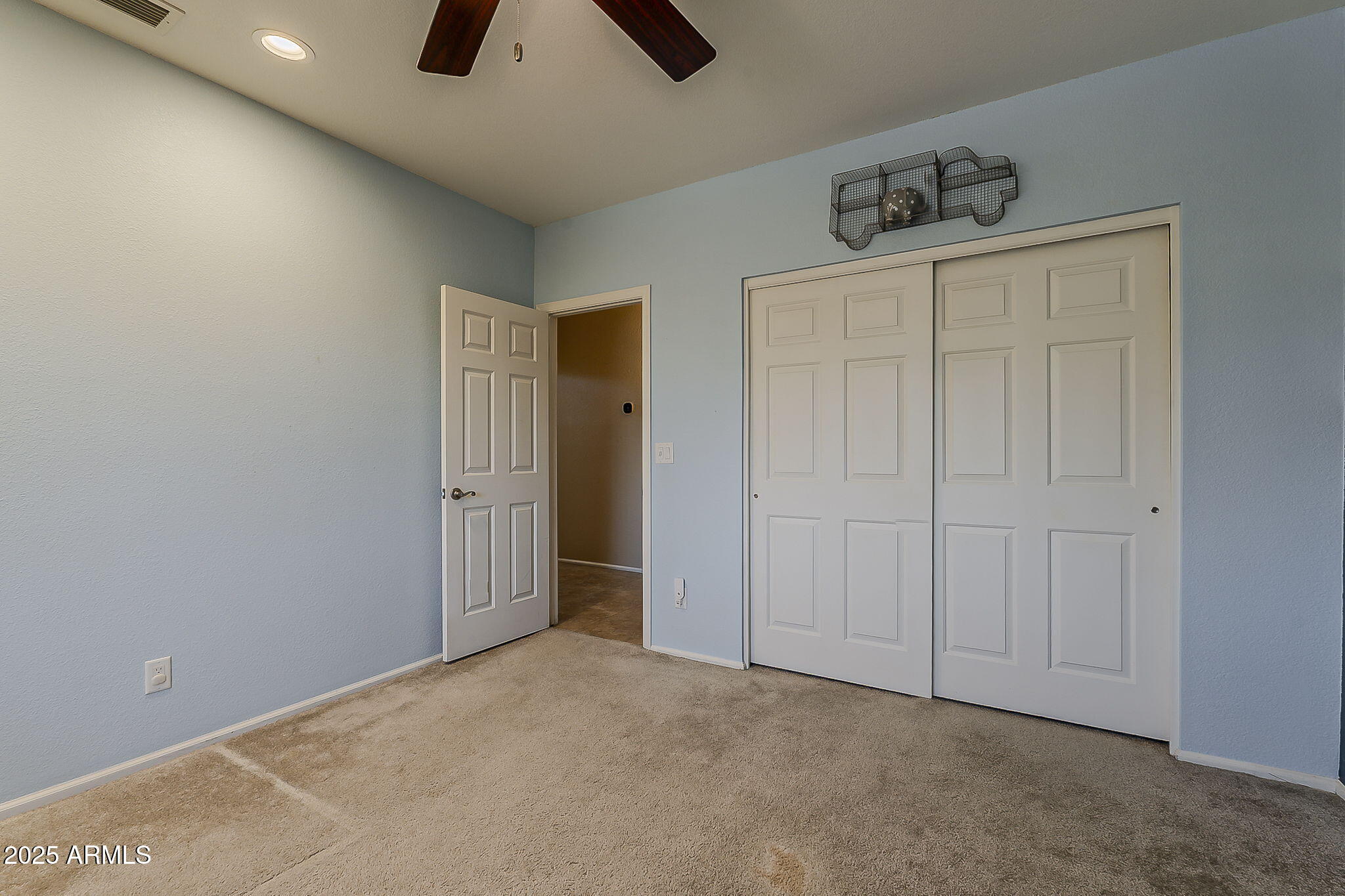 1927 East Ranch Road Tempe, AZ 85284 - Photo 34 of 64 an empty room with closet area