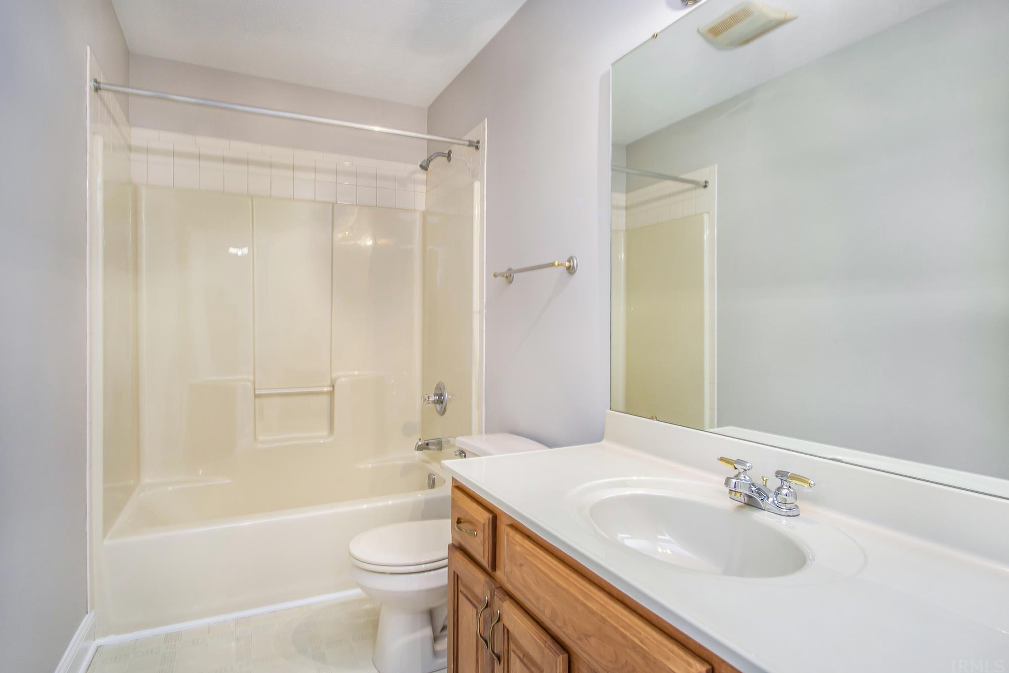 51110 North Mayflower Road South Bend, IN 46628 - Photo 17 of 25 Gallery Image 17