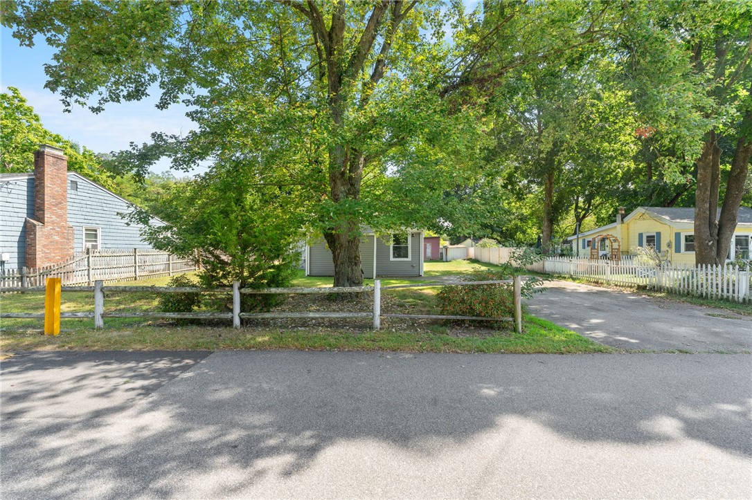 50 Lane 1 Warwick, RI 02888 - Photo 3 of 29