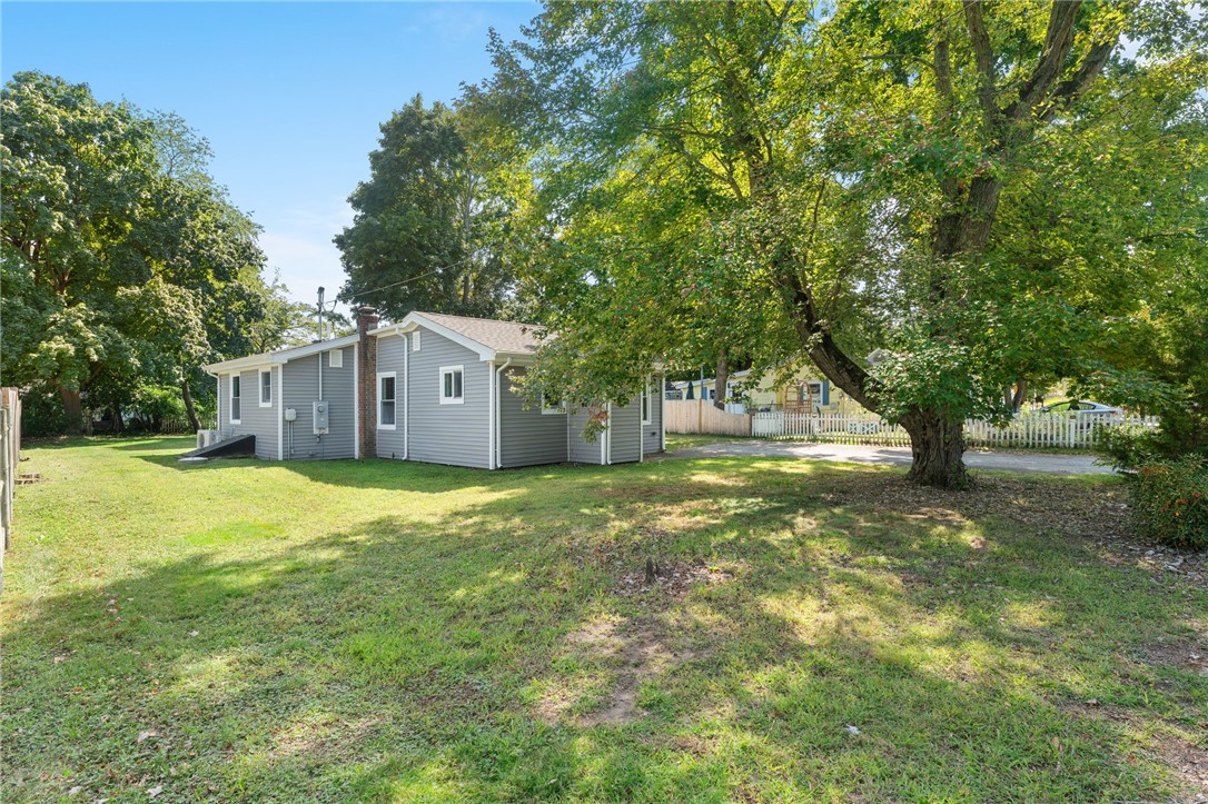 50 Lane 1 Warwick, RI 02888 - Photo 4 of 29