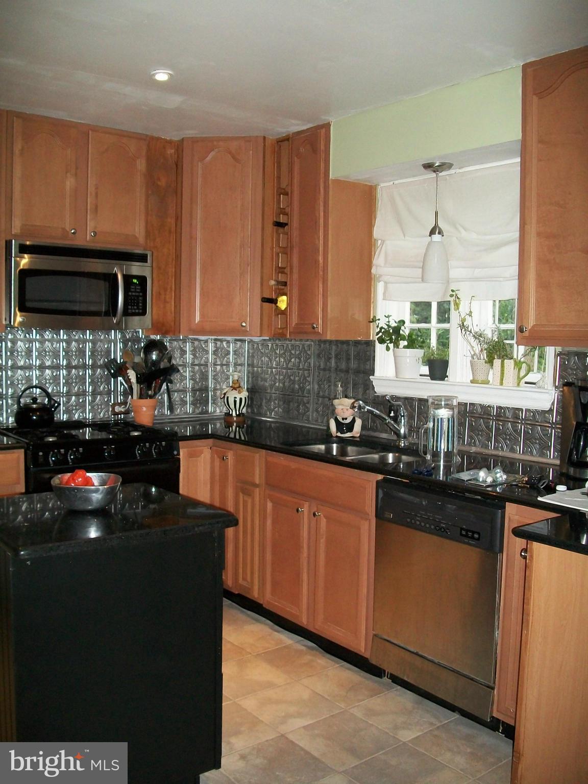 4501 Underwood Road Baltimore, MD 21212 - Photo 11 of 26 Kitchen